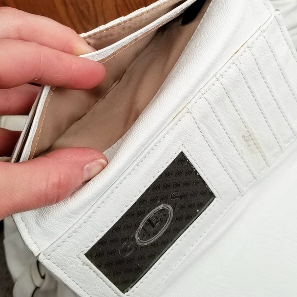 Guess Wallet - Picture 5 of 8
